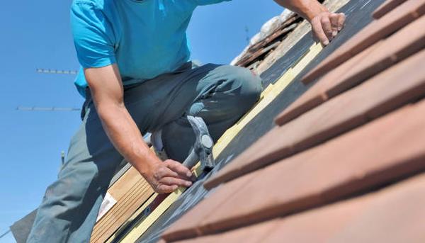 Roof Installation in Titusville: Why Choose Local Professionals?