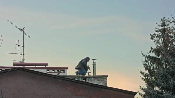 When to Call a Roof Replacement Contractor: Signs You Need One