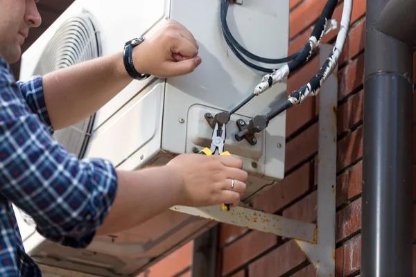 Expert AC Repairs Made Easy by Local Professionals