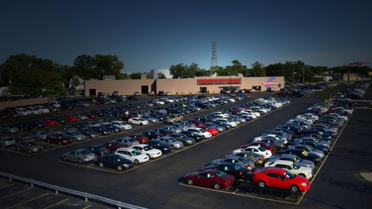 How Used Car Dealerships Affect the Local Car Market