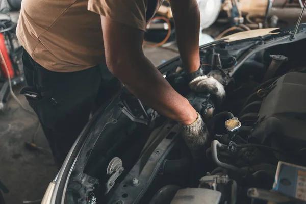 What Makes a Reliable auto repair shop mooresville Stand Out