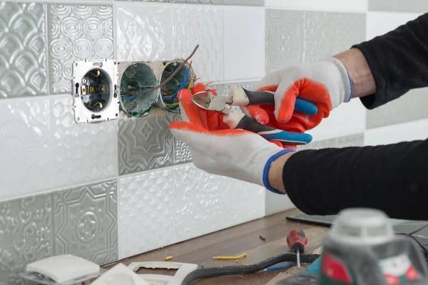 Emergency Electrical Services Vancouver Available When You Need Help